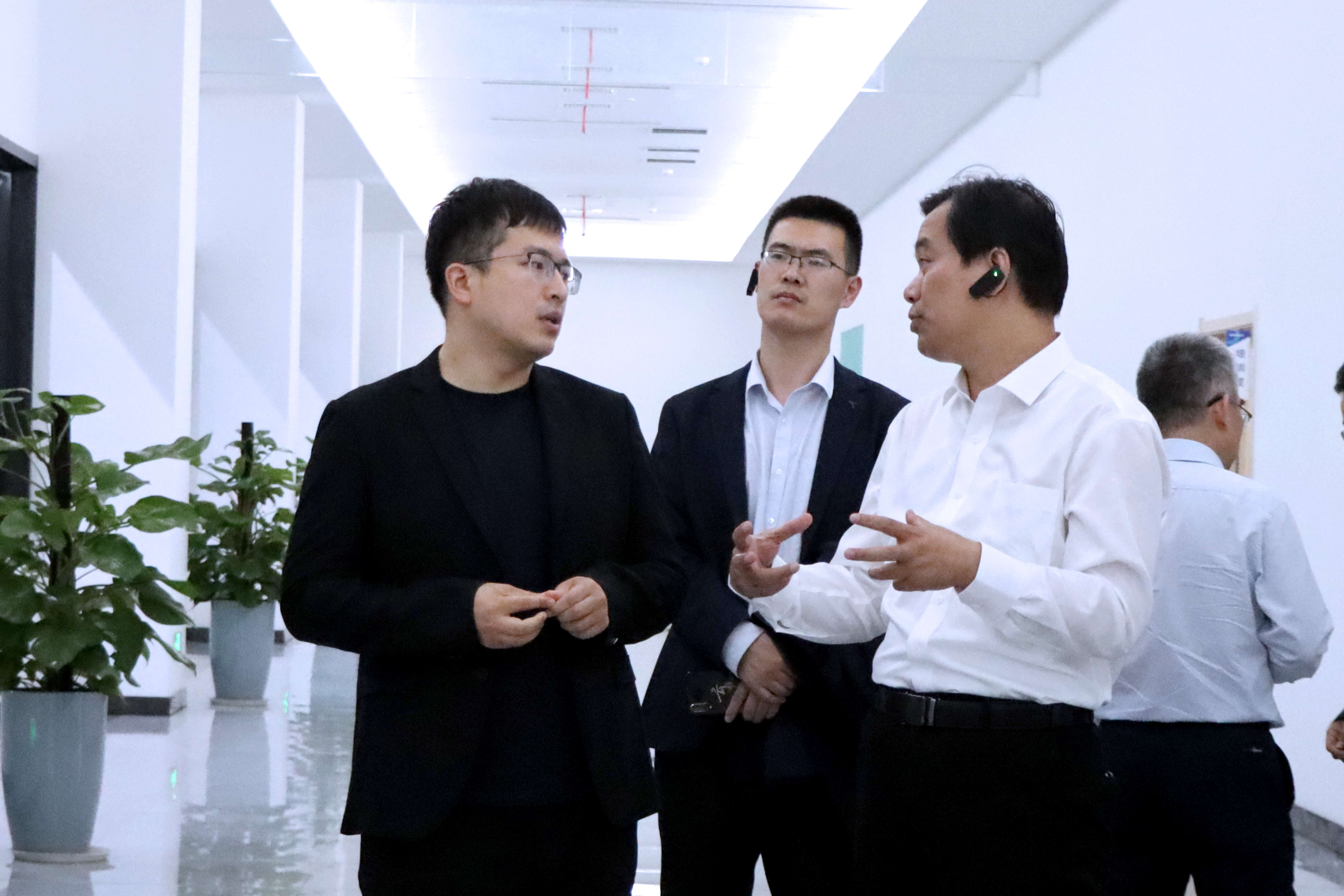 优惠活动办理大厅绿能-双碳目的和能源革命的践行者