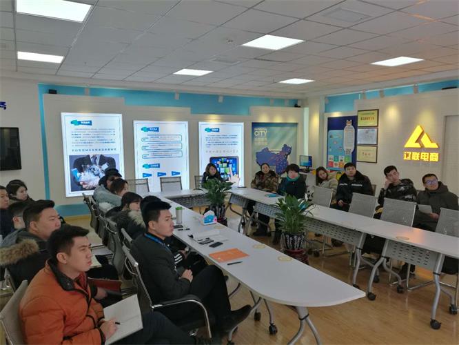培训现场.jpg 培训现场.jpg