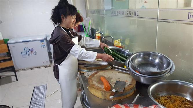 员工食堂2.jpg 员工食堂2.jpg